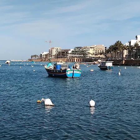 Amber Court 公寓 *